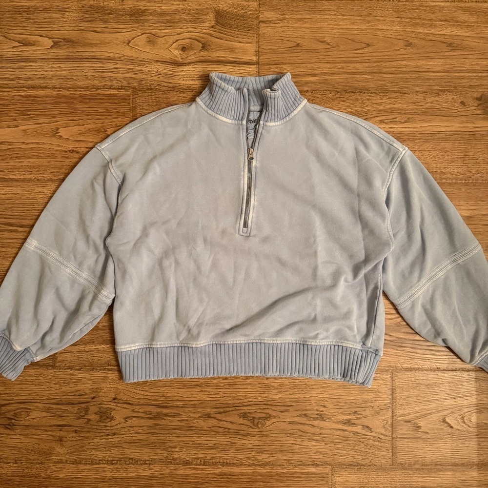 Aerie Powder Blue 1/4 EUC Medium